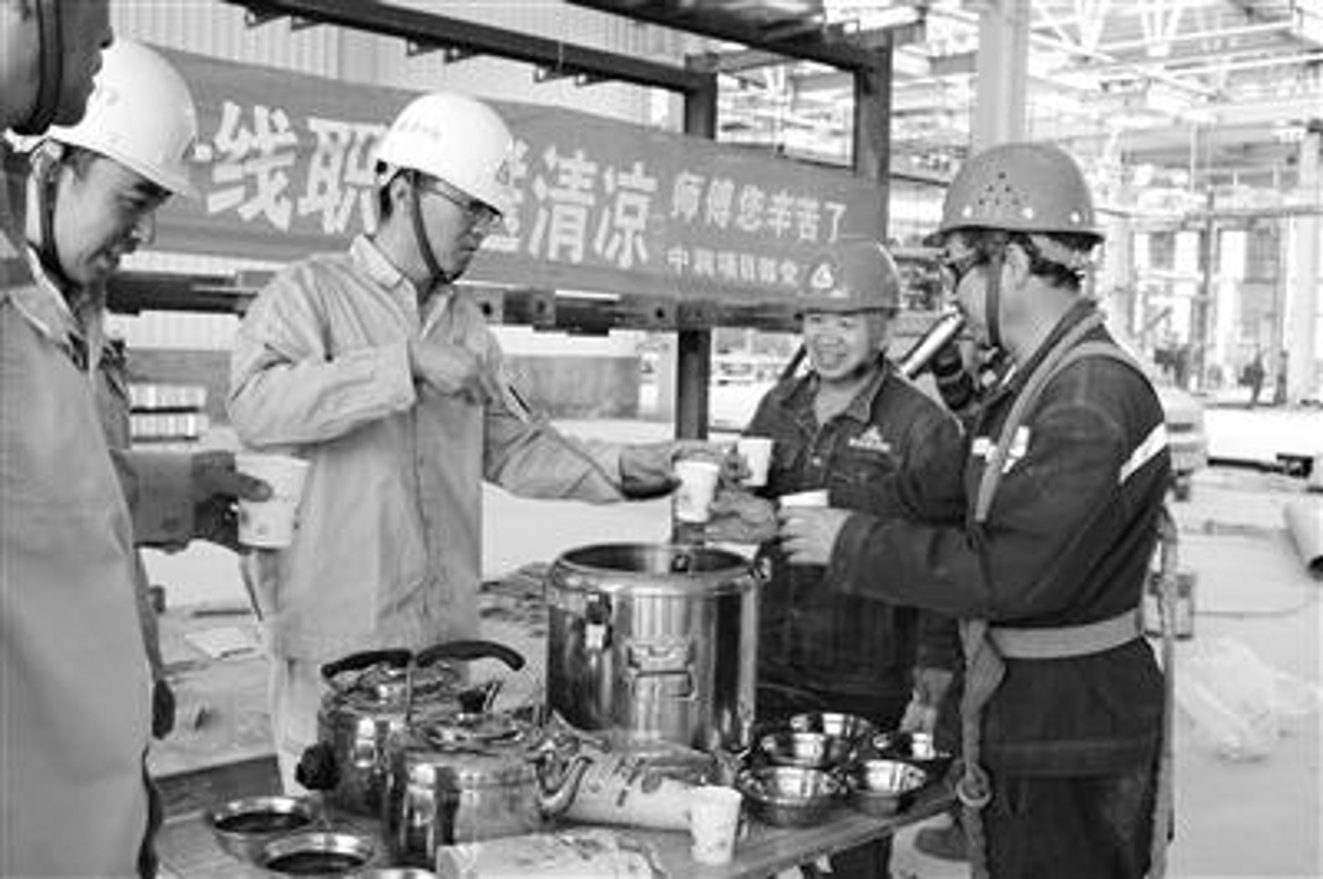 紫铜排在工业制造中的应用越来越广泛,但如何正确选择和使用它?让我们一起深入探讨。